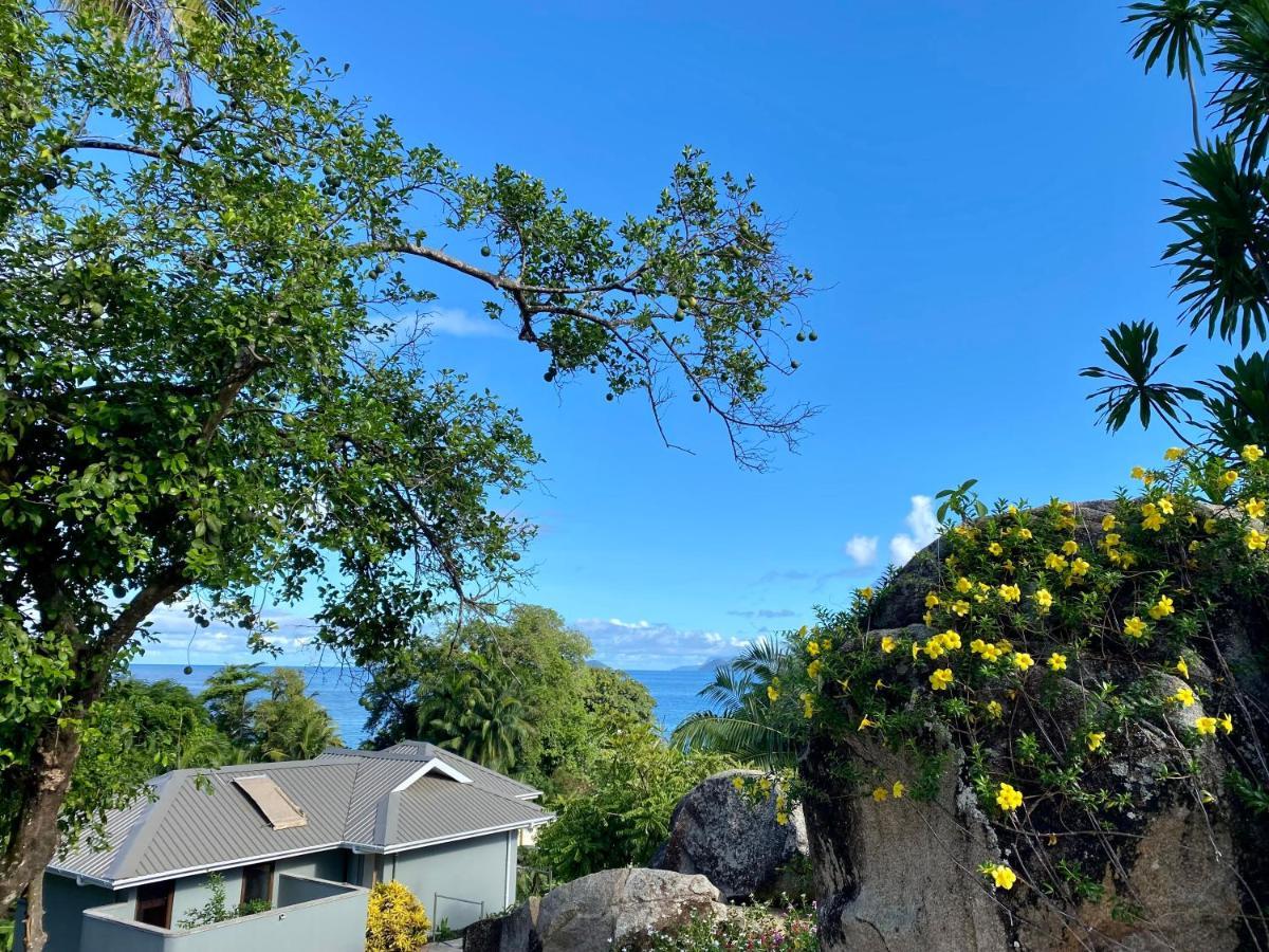Anse Soleil Beachcomber Hotel And Self Catering Baie Lazare  Bagian luar foto